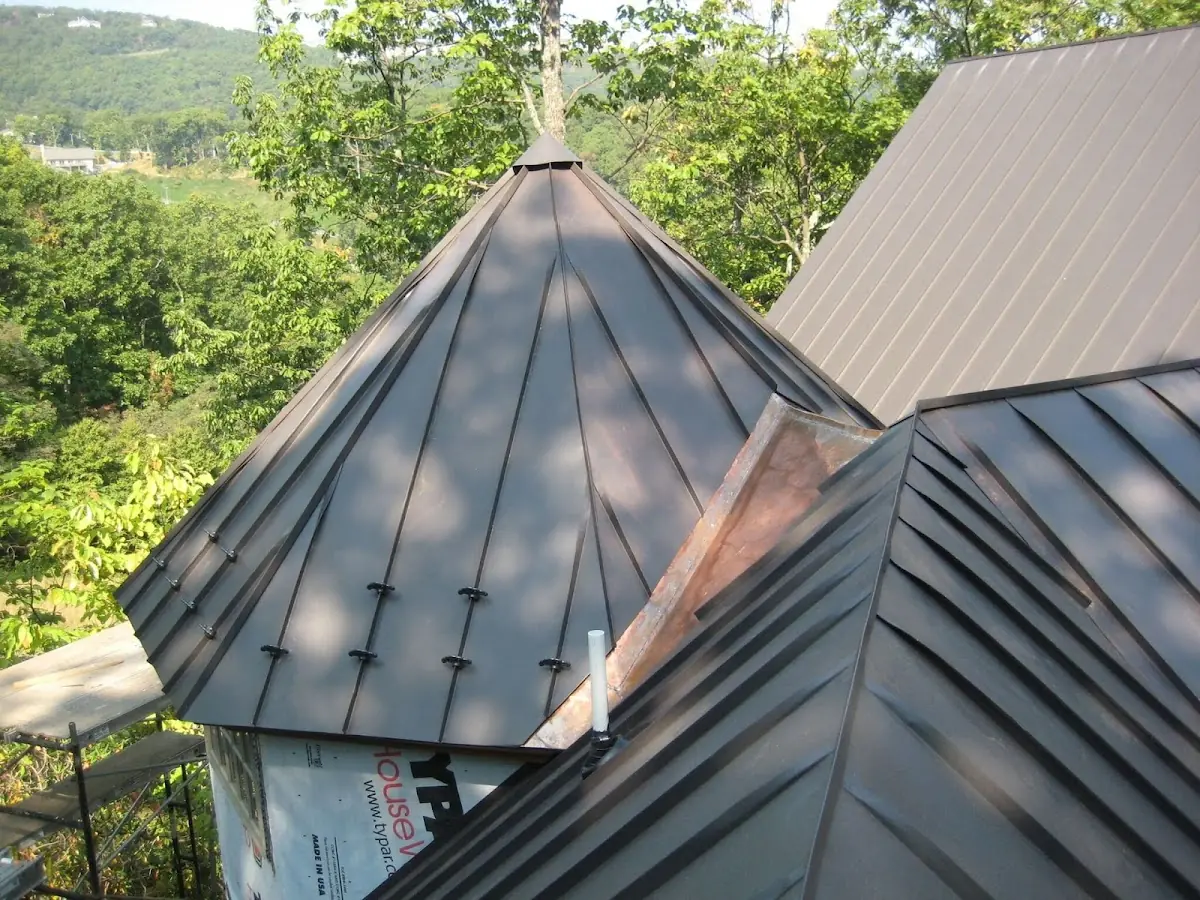 Professional Gutter Cleaning by Craftsman Roofing in La Sierra